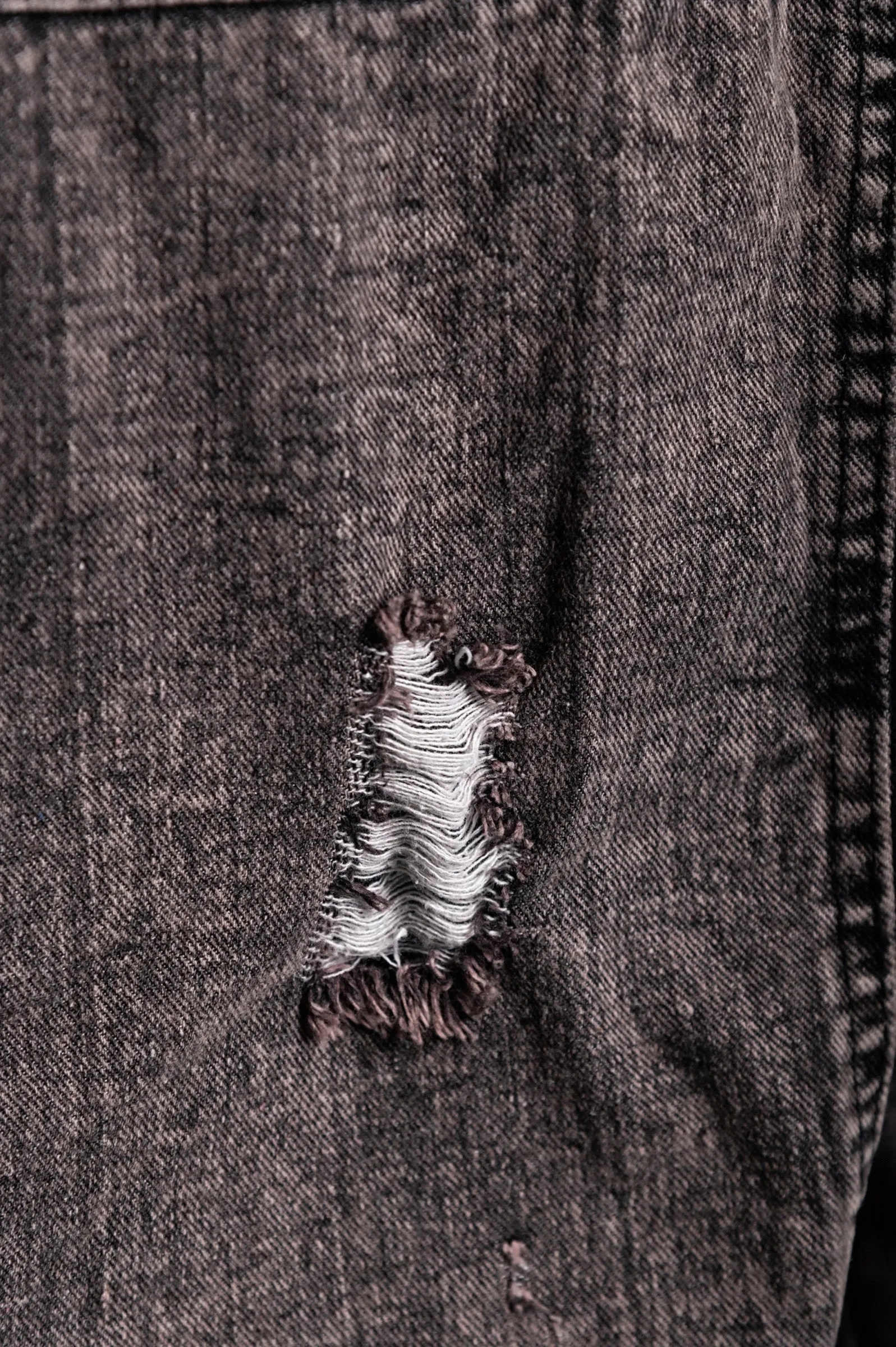 Jeans jakna z razporki  in perlicami Limoncina, črna