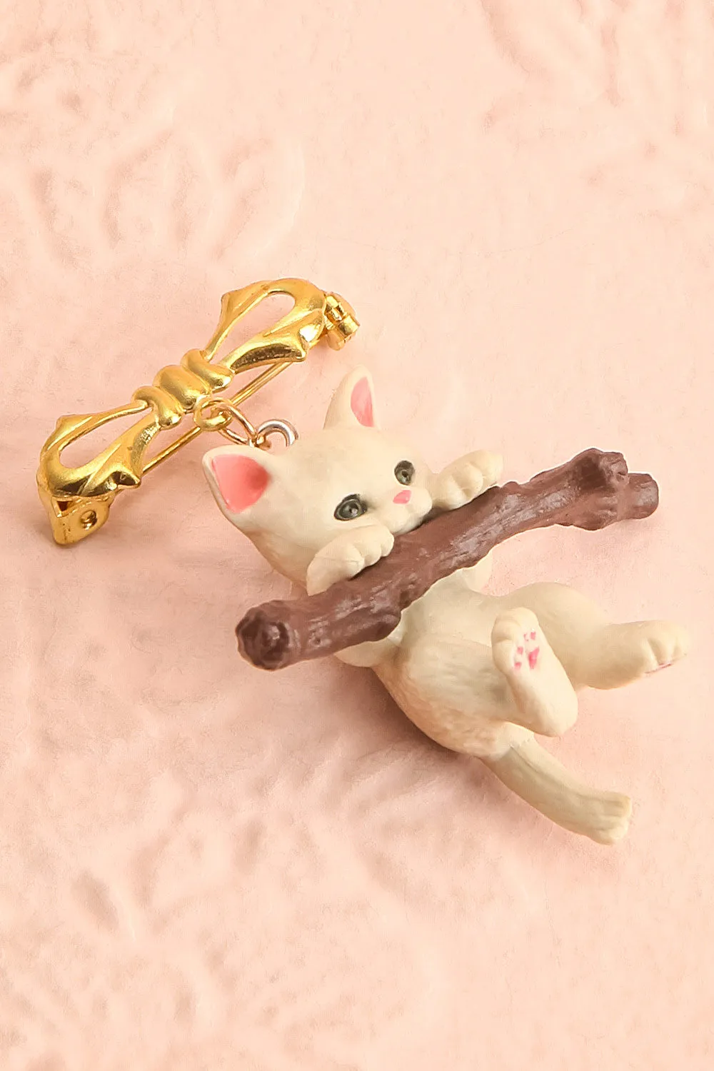 Yataki | Brooch w/ Kitten Charm